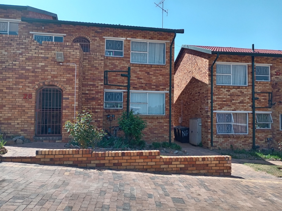 2 Bedroom Property for Sale in Buccleuch Gauteng