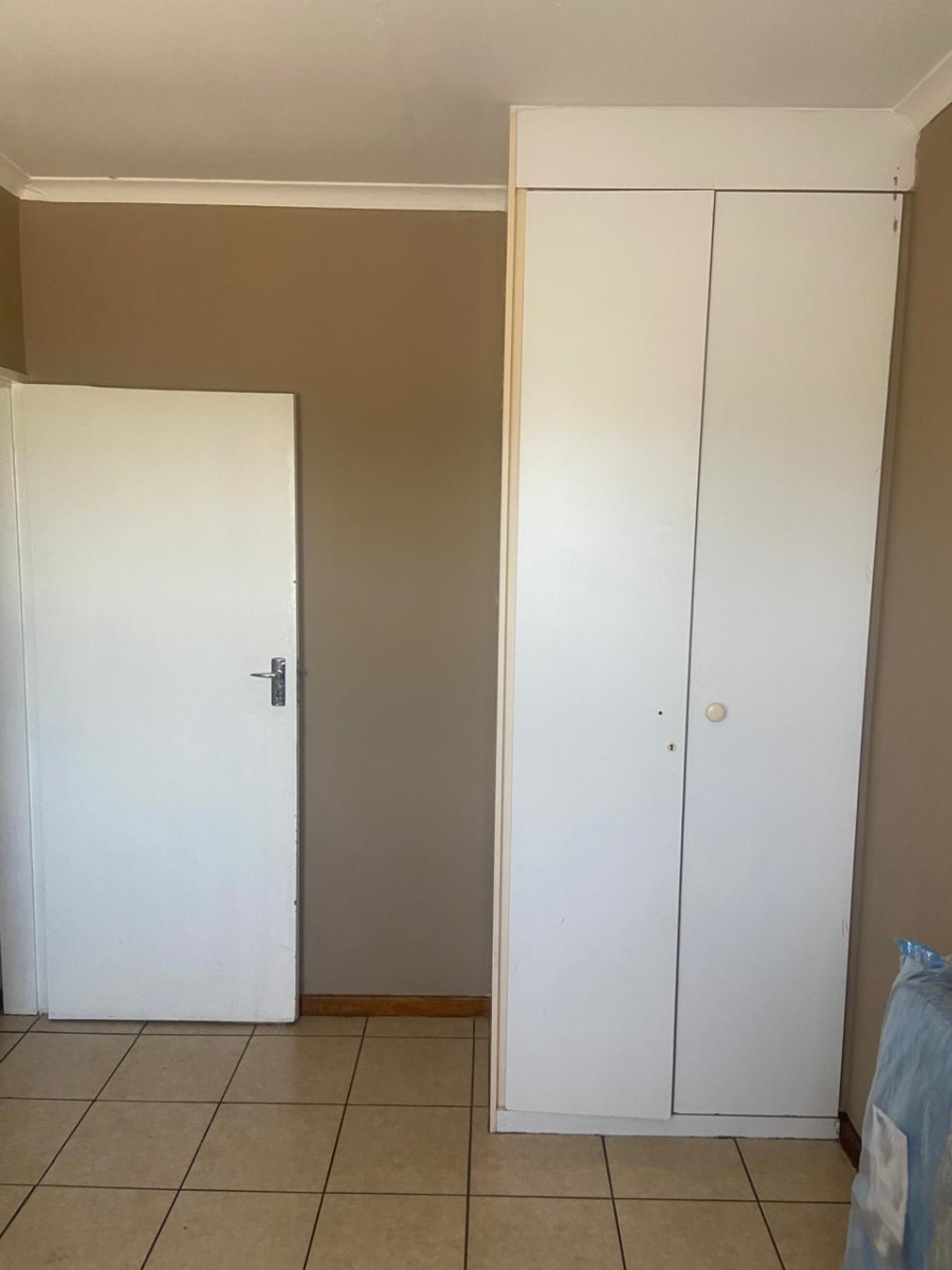 2 Bedroom Property for Sale in Buccleuch Gauteng