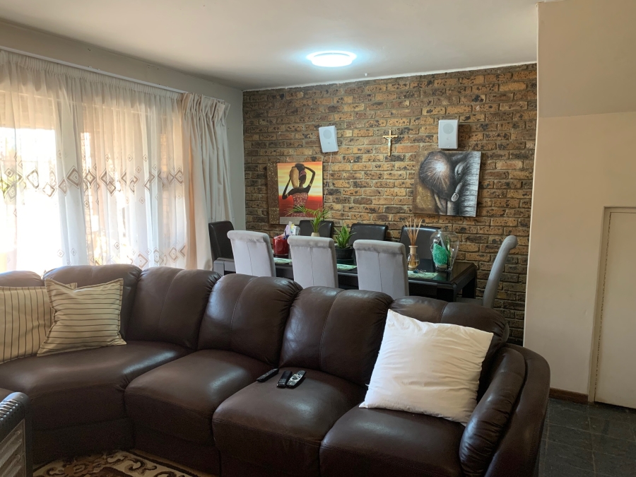 To Let 3 Bedroom Property for Rent in Silverton Gauteng