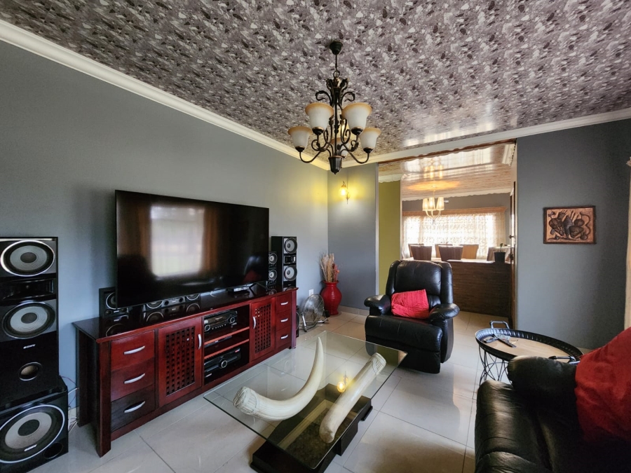 3 Bedroom Property for Sale in Buyscelia Gauteng