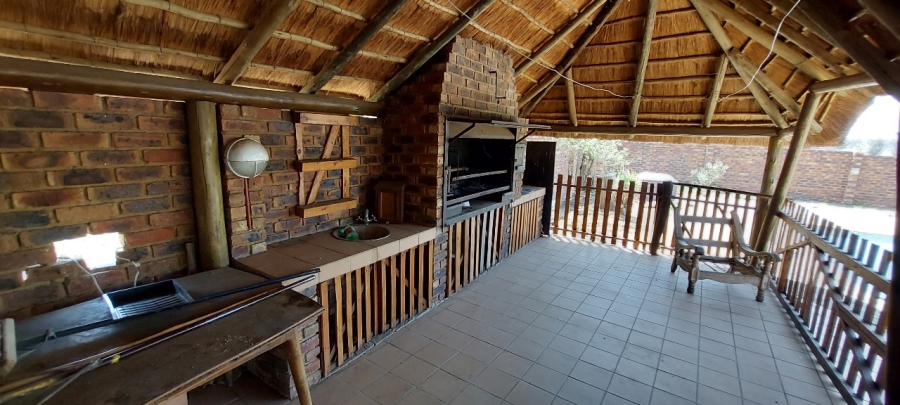 5 Bedroom Property for Sale in Walker Fruit Farms Gauteng