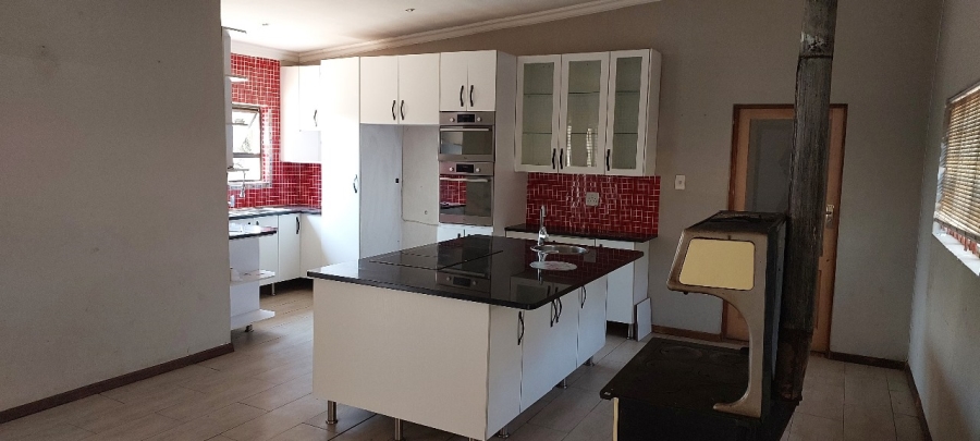 5 Bedroom Property for Sale in Walker Fruit Farms Gauteng