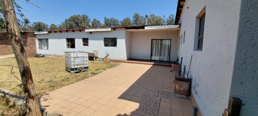 5 Bedroom Property for Sale in Walker Fruit Farms Gauteng