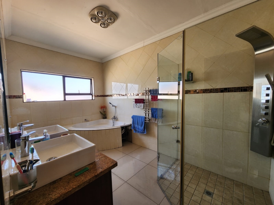 4 Bedroom Property for Sale in Eligwa Estate Gauteng