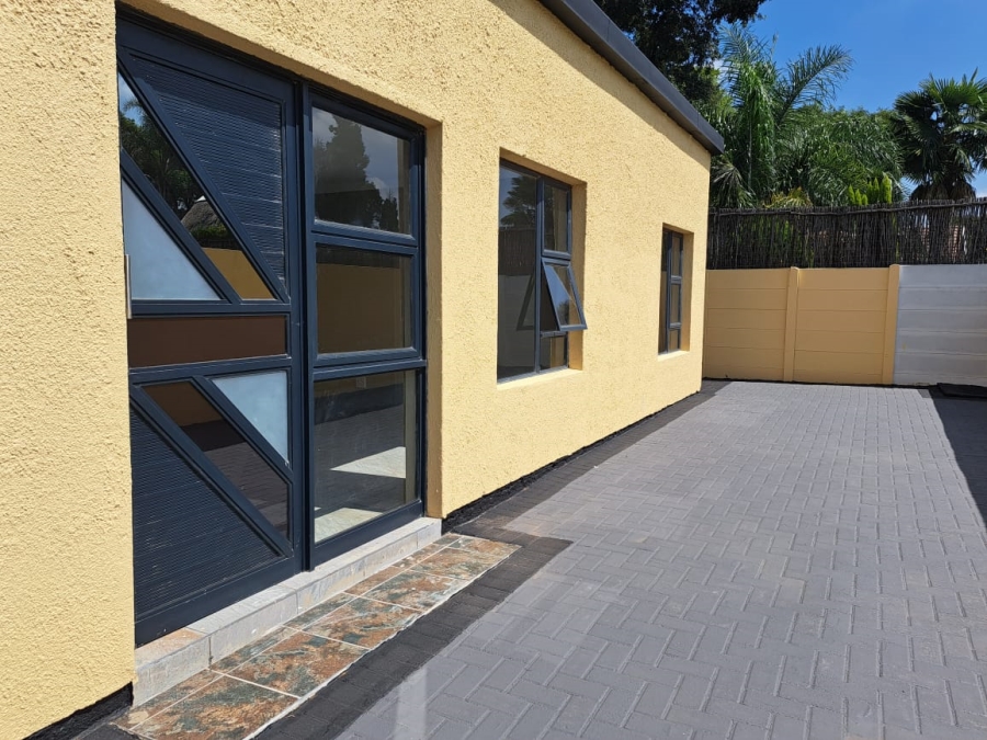 To Let 2 Bedroom Property for Rent in Brackenhurst Gauteng