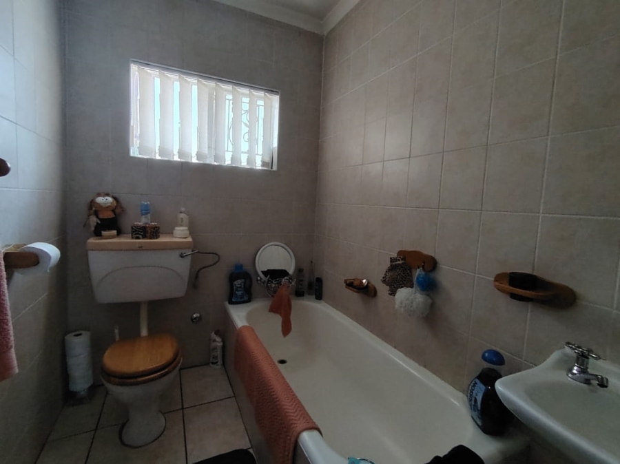 4 Bedroom Property for Sale in Brackendowns Gauteng