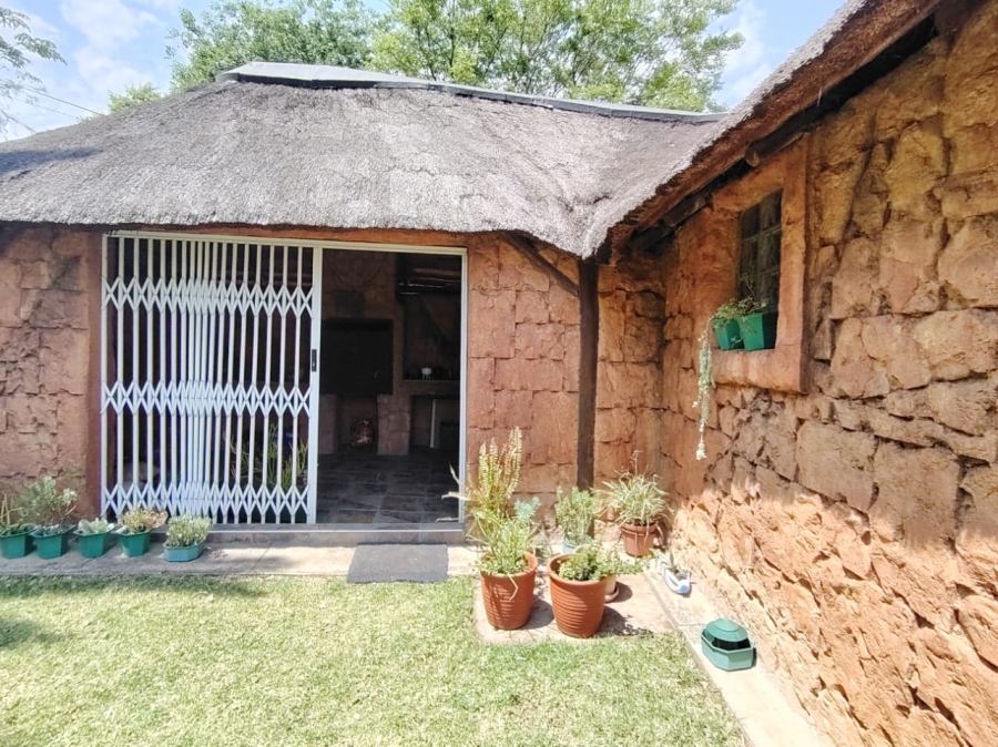 4 Bedroom Property for Sale in Brackendowns Gauteng