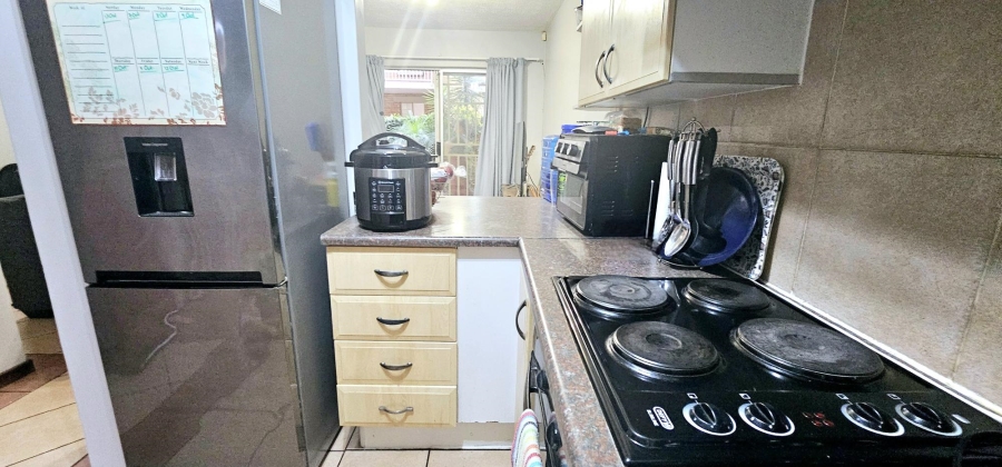 2 Bedroom Property for Sale in Die Hoewes Gauteng