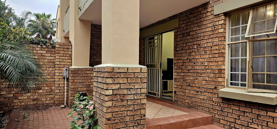 2 Bedroom Property for Sale in Die Hoewes Gauteng