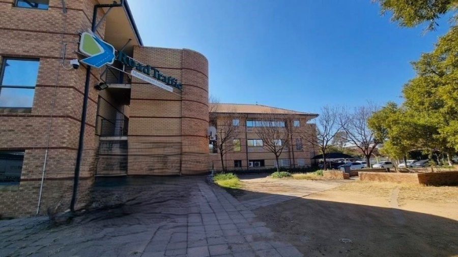 To Let commercial Property for Rent in Vorna Valley Gauteng