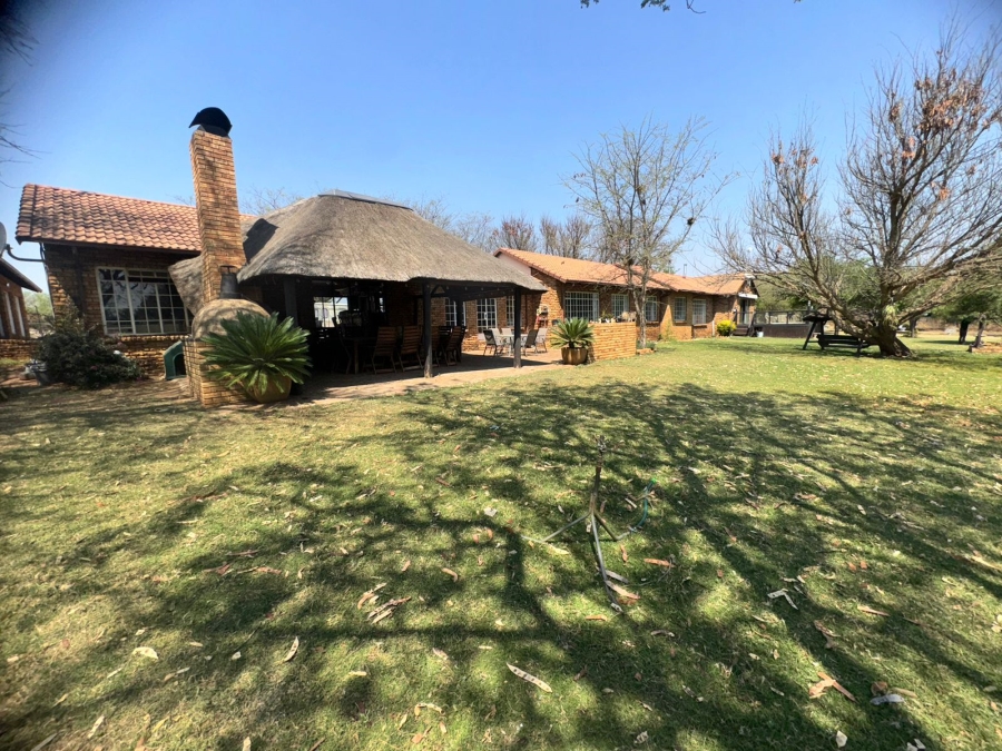 5 Bedroom Property for Sale in Sterkfontein A H Gauteng