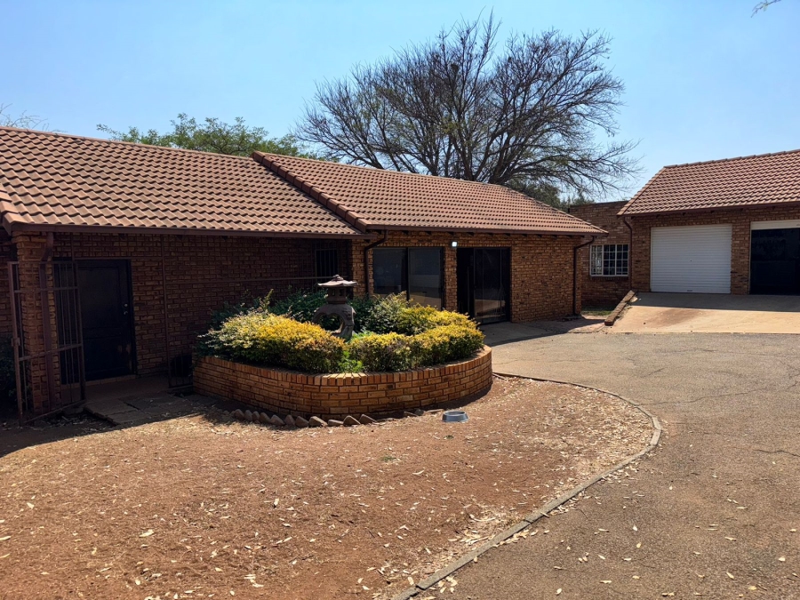 5 Bedroom Property for Sale in Sterkfontein A H Gauteng