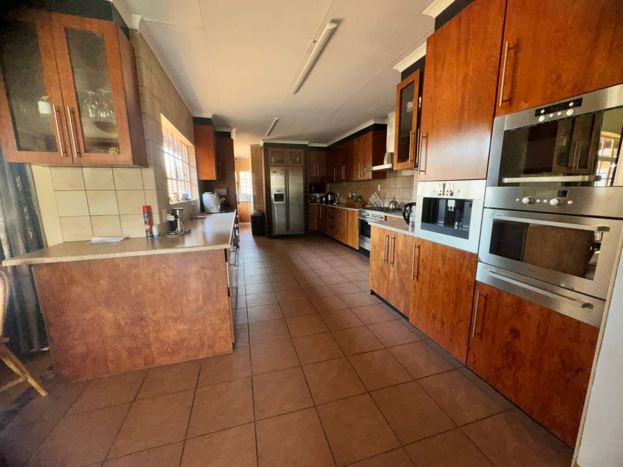 5 Bedroom Property for Sale in Sterkfontein A H Gauteng