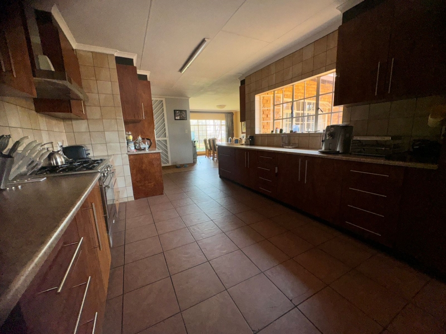 5 Bedroom Property for Sale in Sterkfontein A H Gauteng