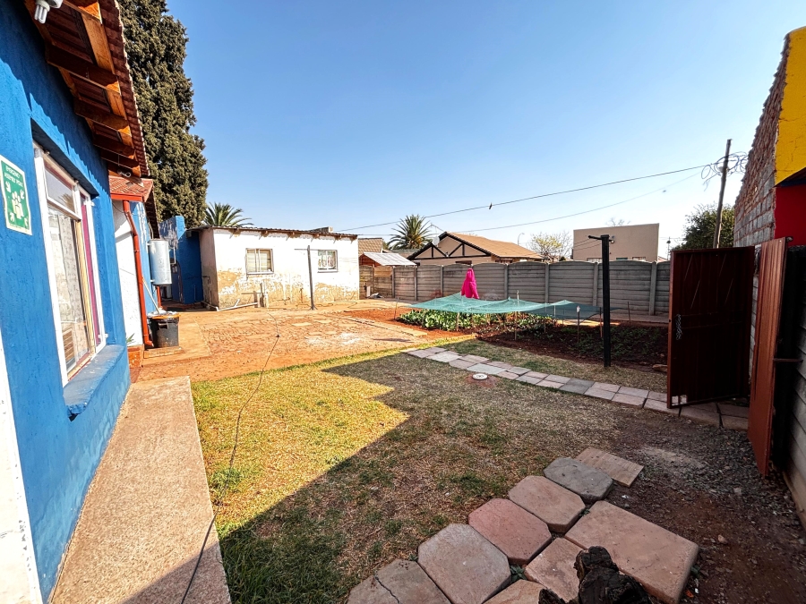 5 Bedroom Property for Sale in Dawn Park Gauteng