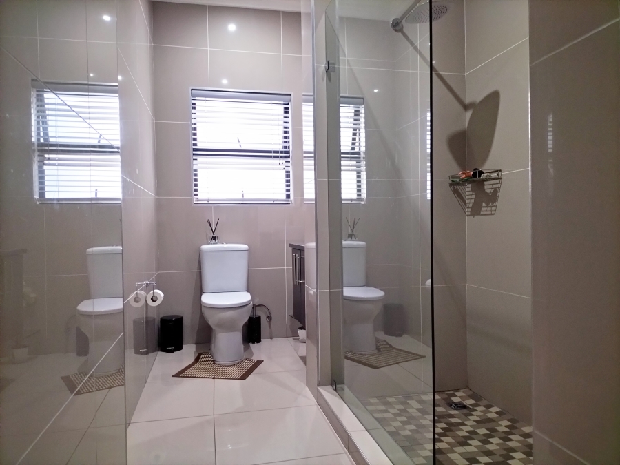 To Let 4 Bedroom Property for Rent in Zwartkop Golf Estate Gauteng