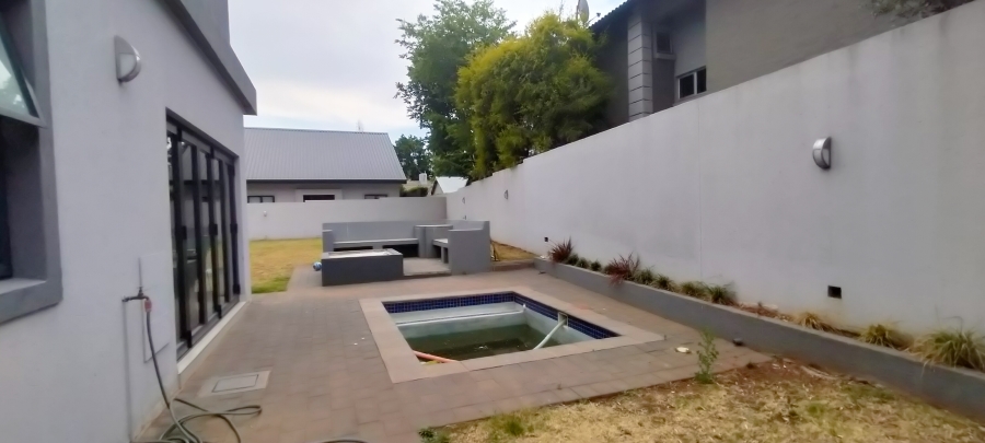 To Let 4 Bedroom Property for Rent in Zwartkop Golf Estate Gauteng