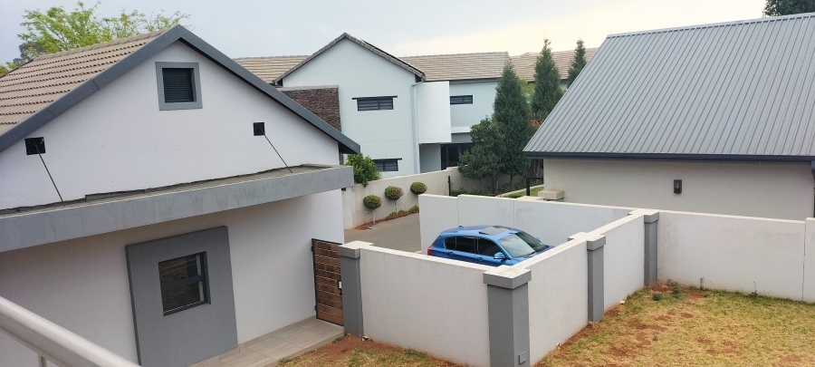 To Let 4 Bedroom Property for Rent in Zwartkop Golf Estate Gauteng