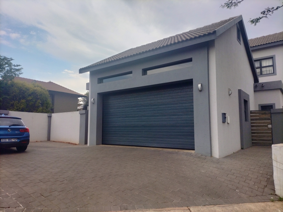 To Let 4 Bedroom Property for Rent in Zwartkop Golf Estate Gauteng