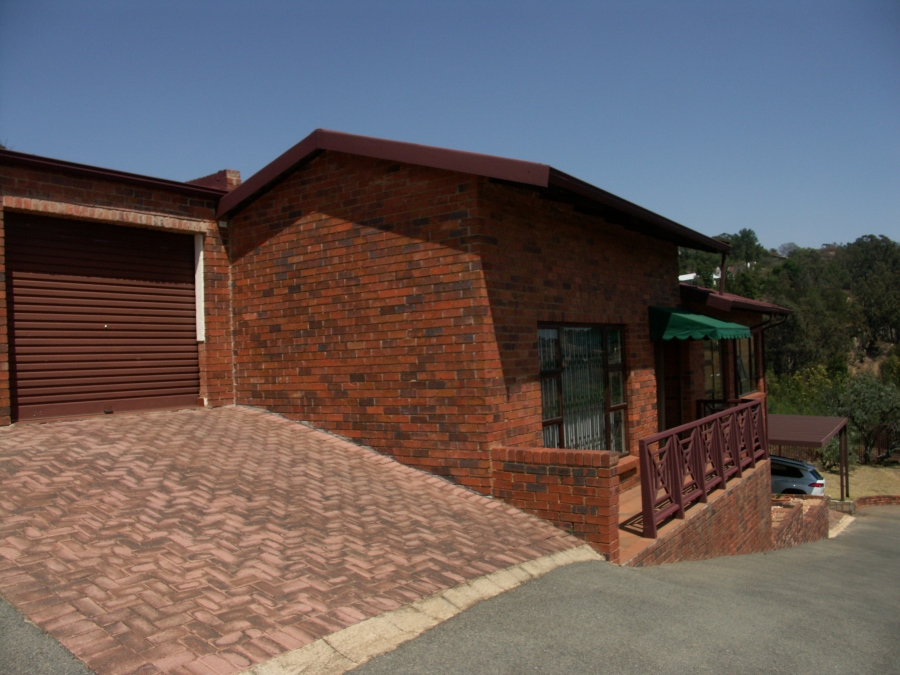 3 Bedroom Property for Sale in Kenmare Gauteng