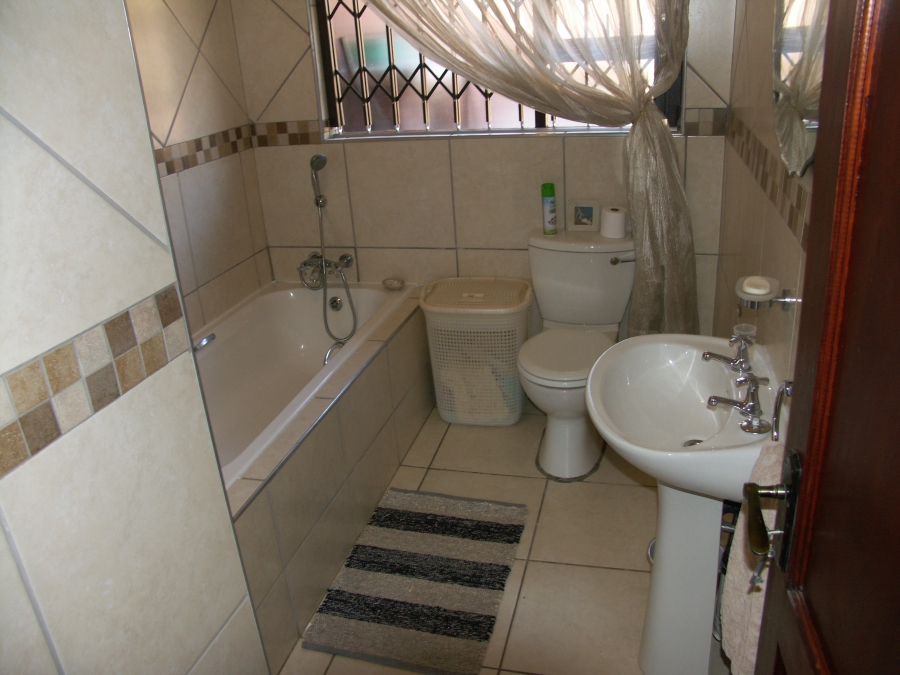 3 Bedroom Property for Sale in Kenmare Gauteng