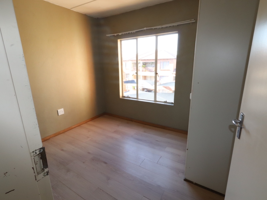 2 Bedroom Property for Sale in Birchleigh Gauteng