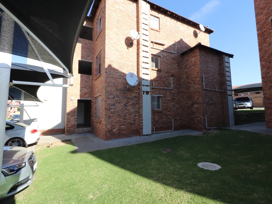 2 Bedroom Property for Sale in Birchleigh Gauteng