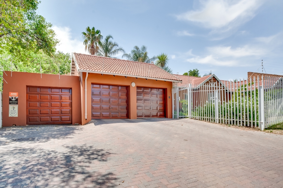 4 Bedroom Property for Sale in Sunninghill Gauteng