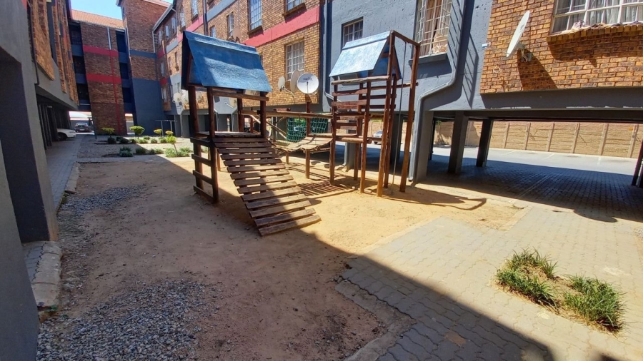 1 Bedroom Property for Sale in Ravenswood Gauteng