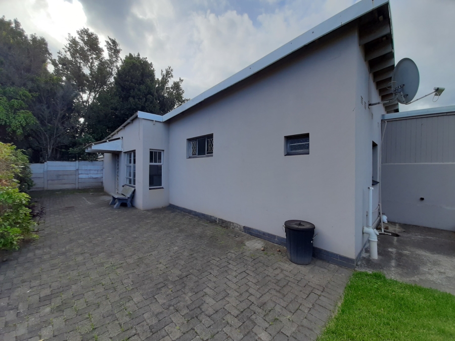 4 Bedroom Property for Sale in Abbotsford Gauteng