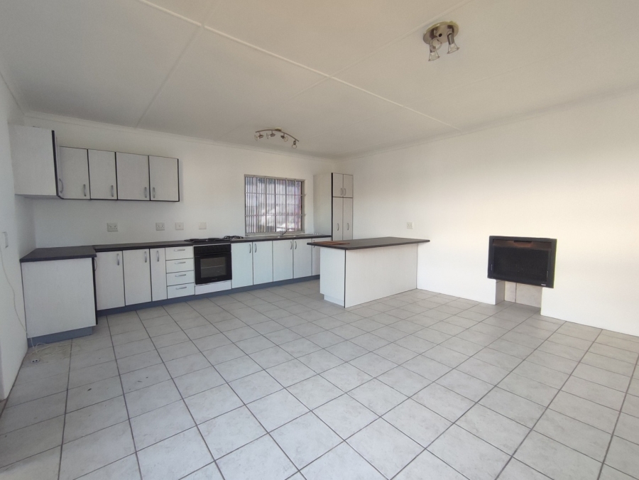 4 Bedroom Property for Sale in Abbotsford Gauteng