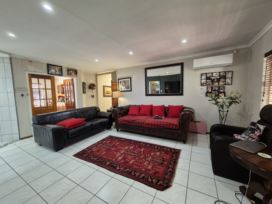 4 Bedroom Property for Sale in Marais Steyn Park Gauteng