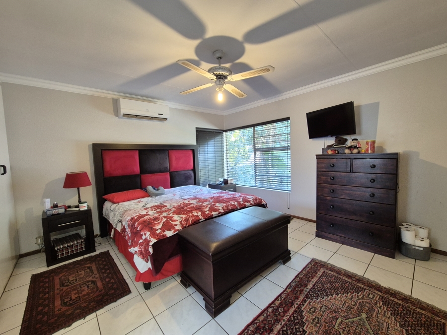 4 Bedroom Property for Sale in Marais Steyn Park Gauteng