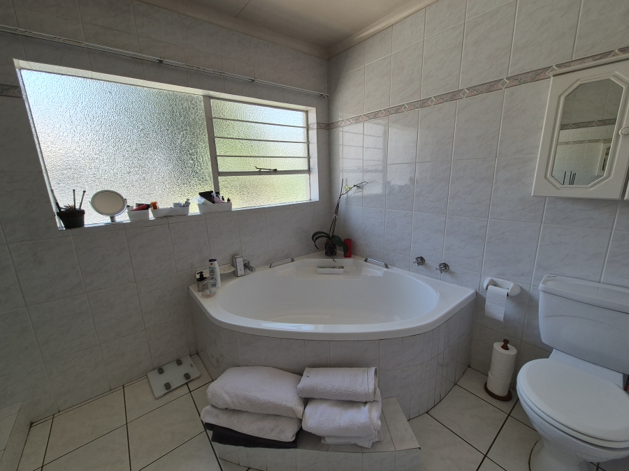 4 Bedroom Property for Sale in Marais Steyn Park Gauteng