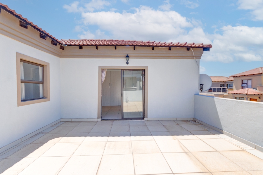 To Let 4 Bedroom Property for Rent in Noordwyk Gauteng