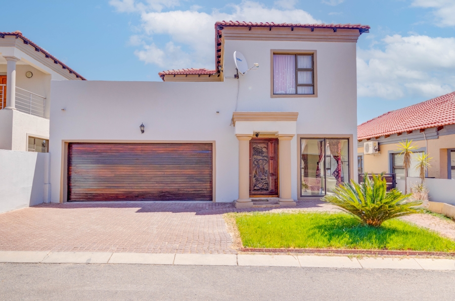 To Let 4 Bedroom Property for Rent in Noordwyk Gauteng