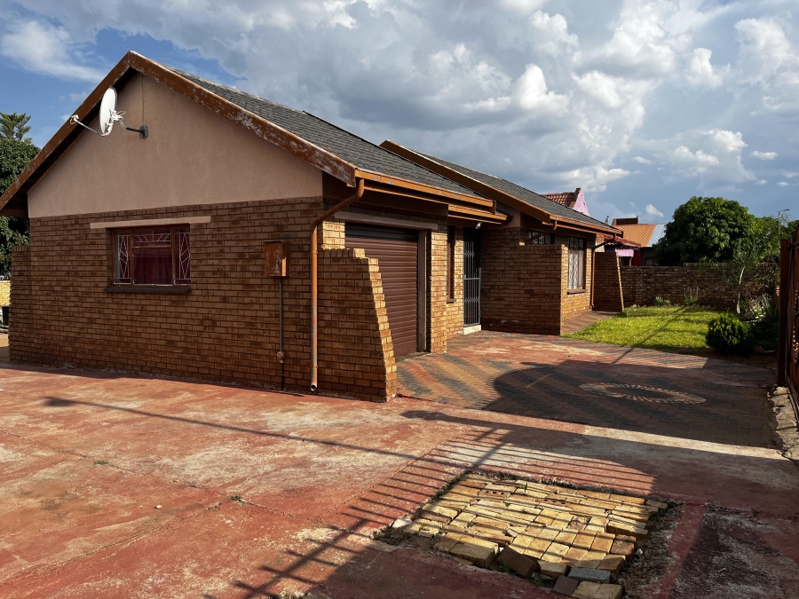 3 Bedroom Property for Sale in Soshanguve BB Gauteng