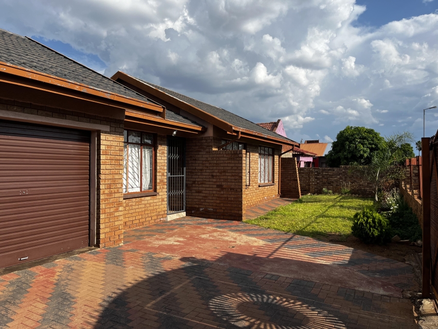 3 Bedroom Property for Sale in Soshanguve BB Gauteng