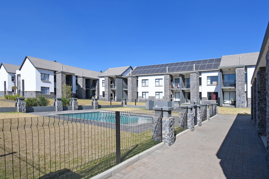 To Let 2 Bedroom Property for Rent in Glen Marais Gauteng