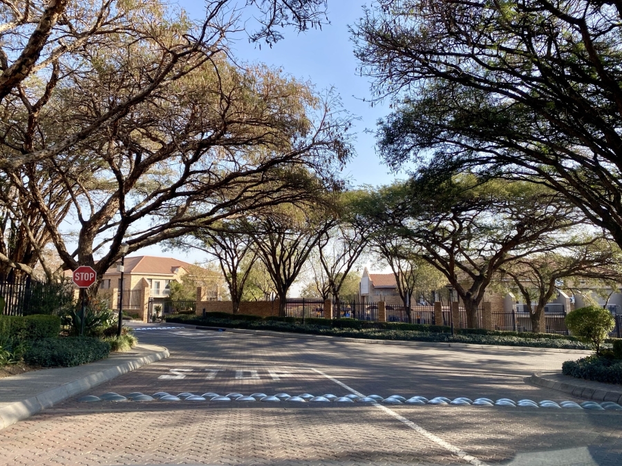 To Let commercial Property for Rent in Halfway Gardens Gauteng