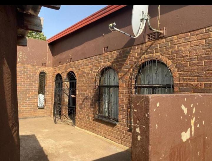 5 Bedroom Property for Sale in Xubene Gauteng