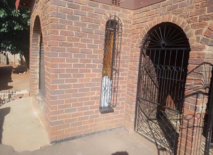 5 Bedroom Property for Sale in Xubene Gauteng