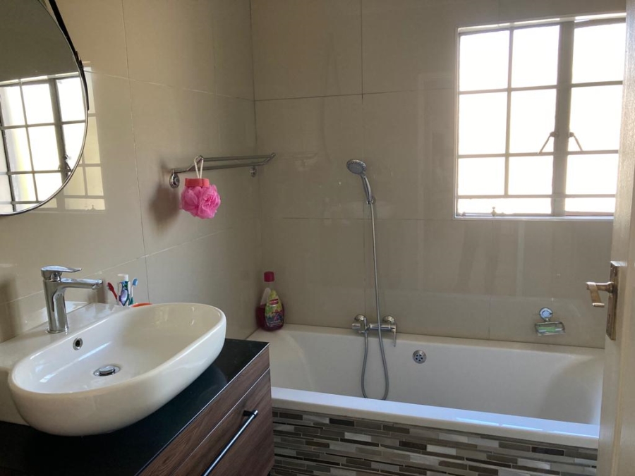 To Let 3 Bedroom Property for Rent in Faerie Glen Gauteng