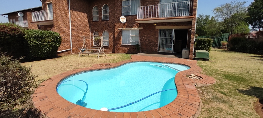 2 Bedroom Property for Sale in Albemarle Gauteng