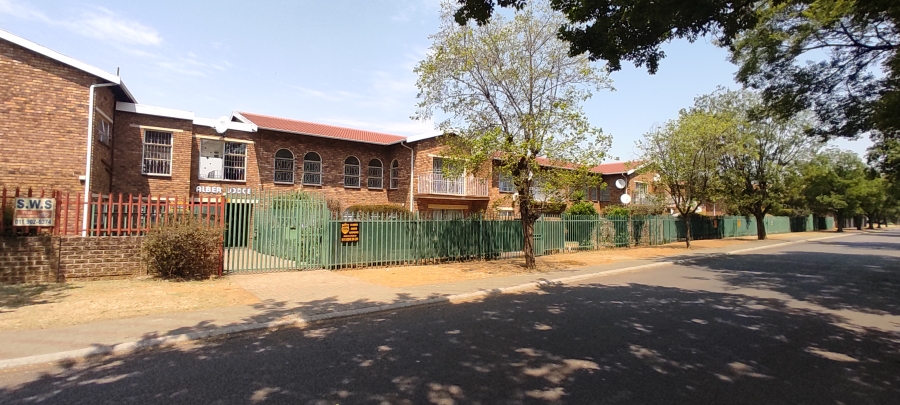 2 Bedroom Property for Sale in Albemarle Gauteng