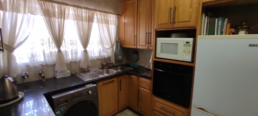 2 Bedroom Property for Sale in Albemarle Gauteng