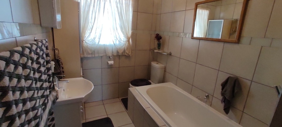 2 Bedroom Property for Sale in Albemarle Gauteng