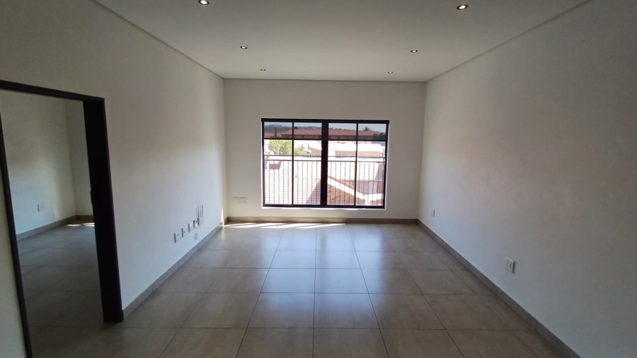 To Let 2 Bedroom Property for Rent in New Redruth Gauteng