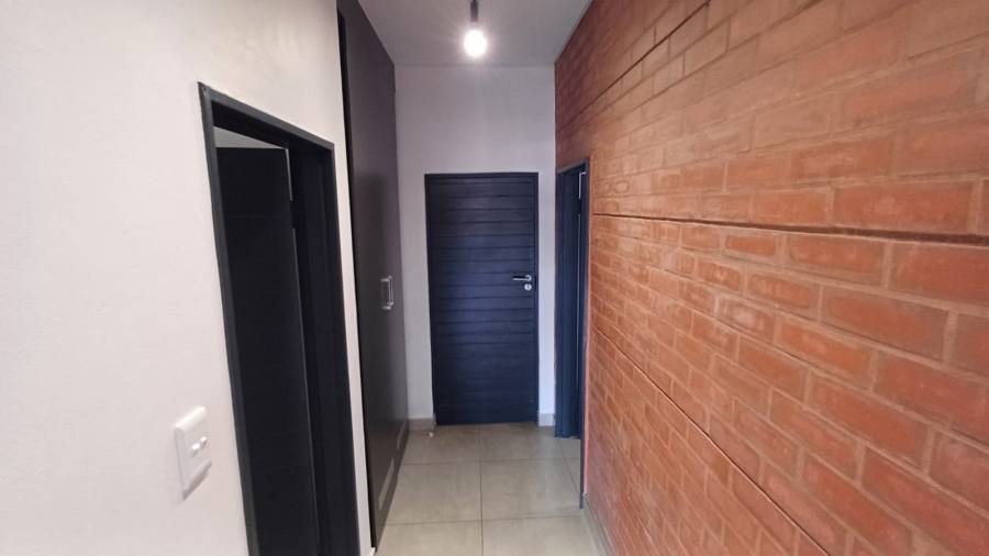 To Let 2 Bedroom Property for Rent in New Redruth Gauteng