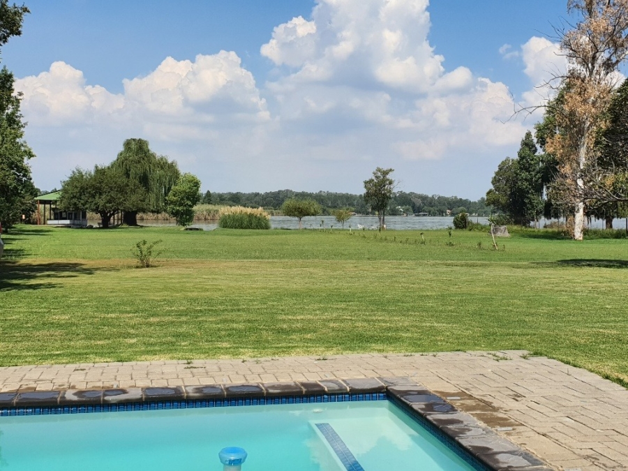 10 Bedroom Property for Sale in Lochvaal Gauteng